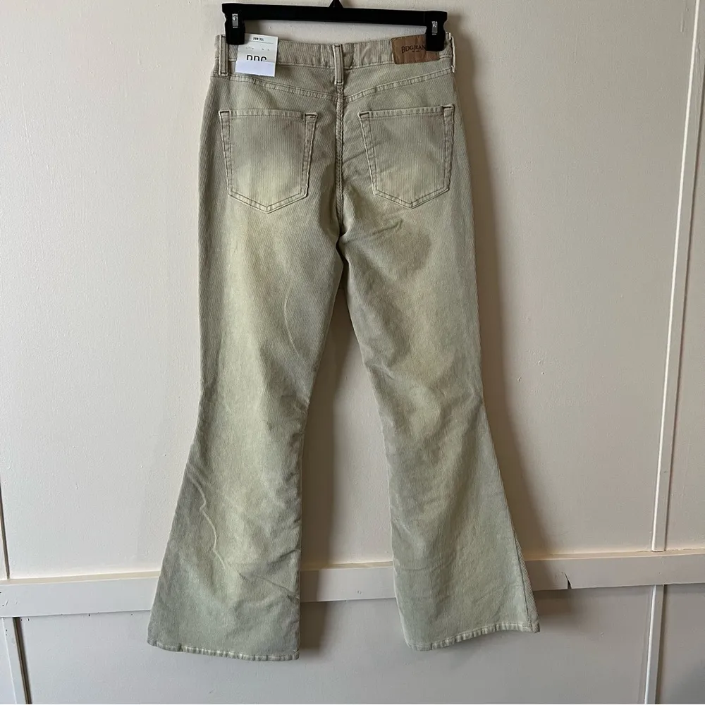 bdg urban outfitters mid rise corduroy flare pants in dark Ecru SZ 29 new - Image 4