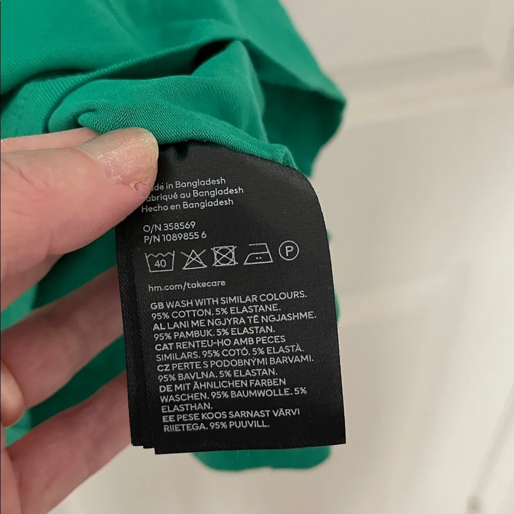 New NWT H&M divided Kelly green turtleneck fitted bodycon dress M - Image 3