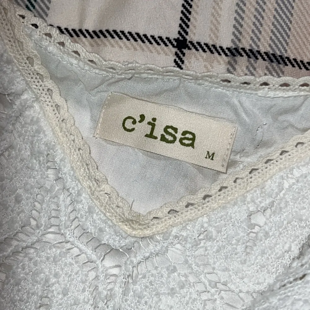 Lizard Thicket size medium sleeveless white v neck tank with adjustable straps - Image 10