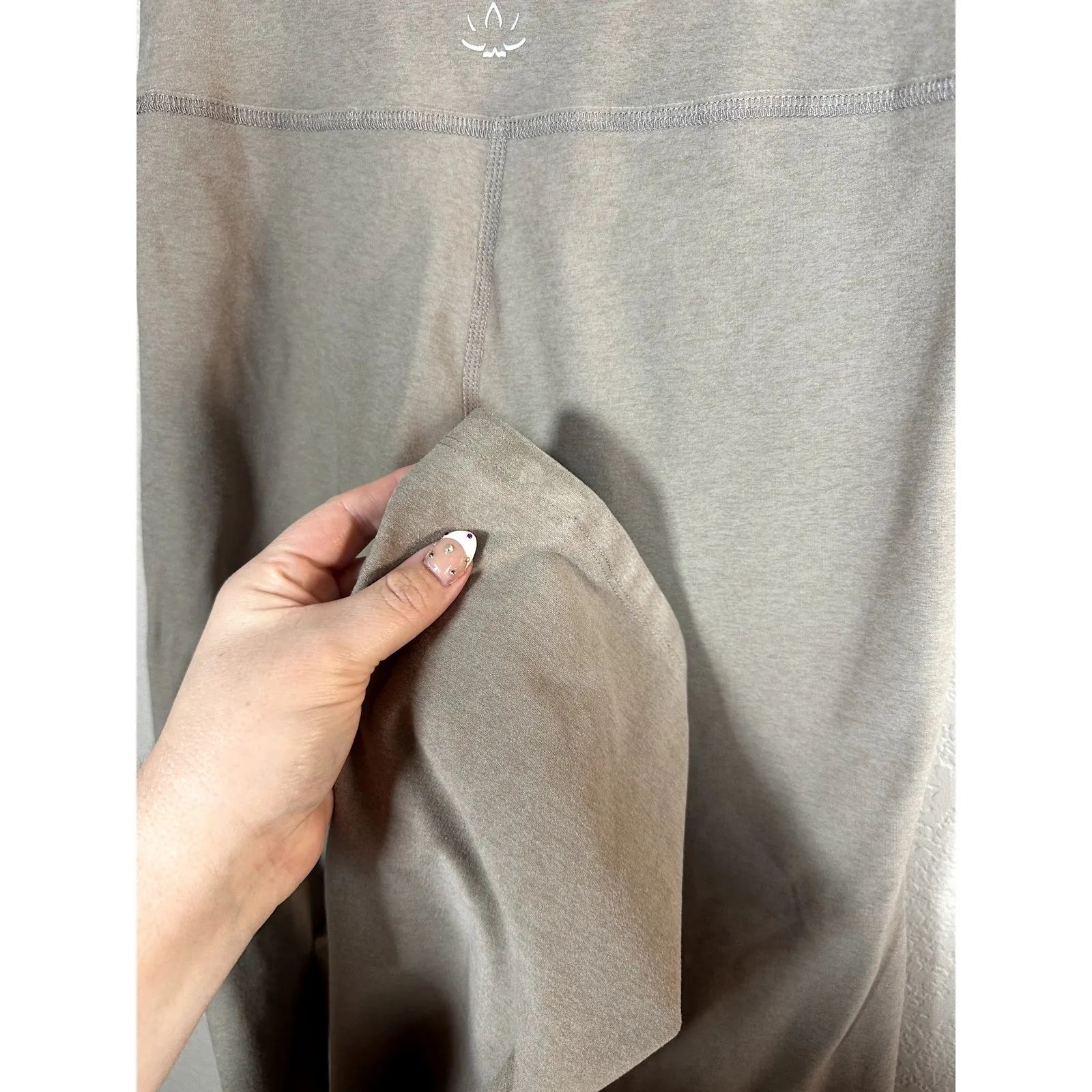 Beyond Yoga Cream Yoga Pants Size Large - Image 8