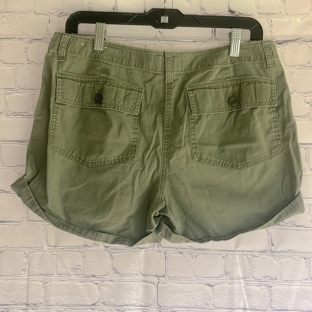 LOFT Olive Green Women's‎ Cargo Shorts Size 8 - Image 2