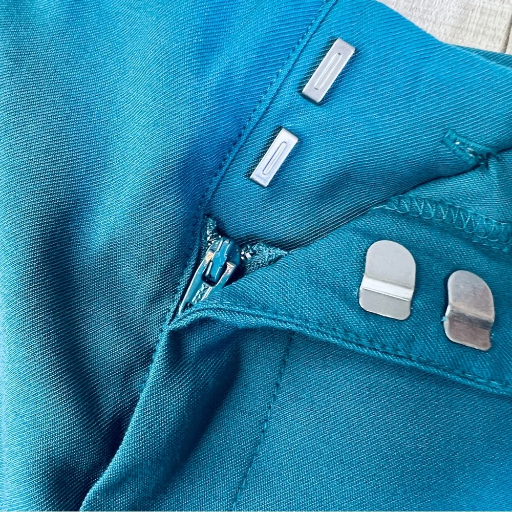 A New Day Size 2 Teal Shorts w/Front Pockets & Belt Loops & Zipper Closure - Image 7