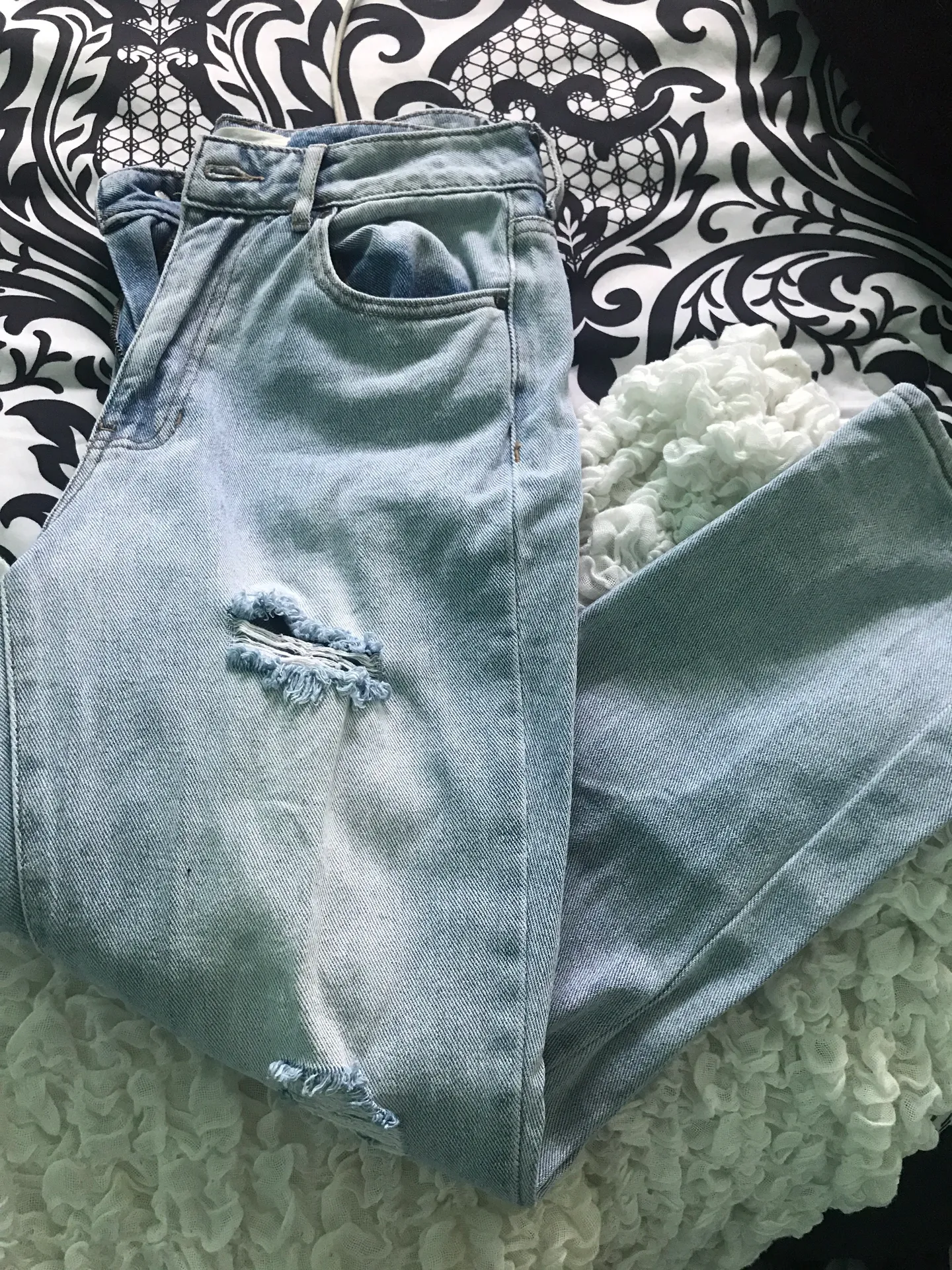 PacSun Distressed Mom Jeans - Image 3