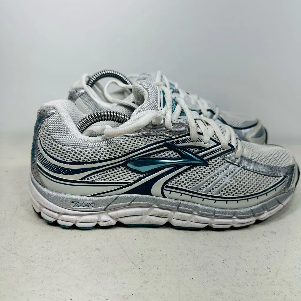 Brooks Addiction 10 White Gray Blue Running Shoes Sneakers Women's 8.5M Size 8.5 - Image 2