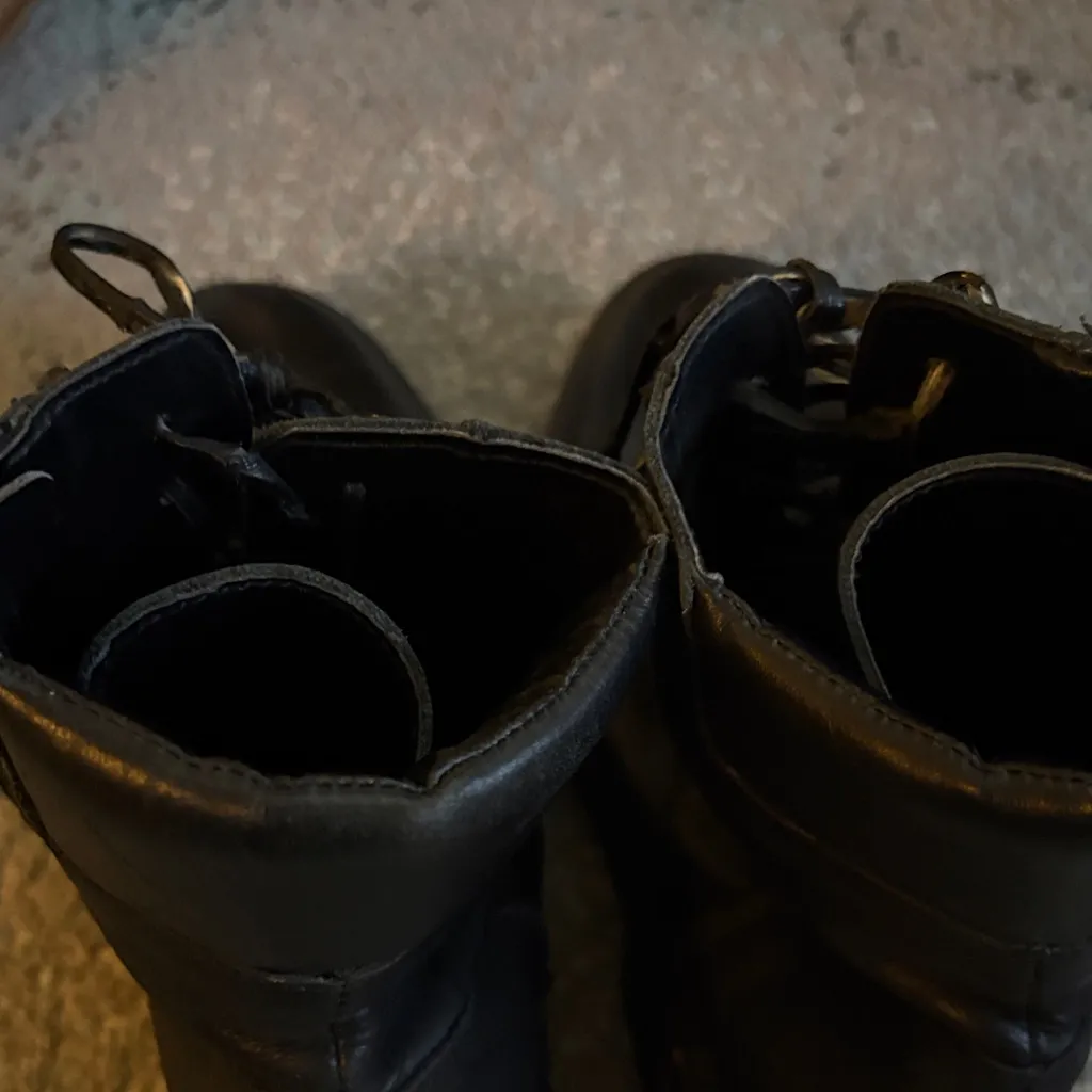 Zara Black Ankle Boots with Chain Accents - Image 14