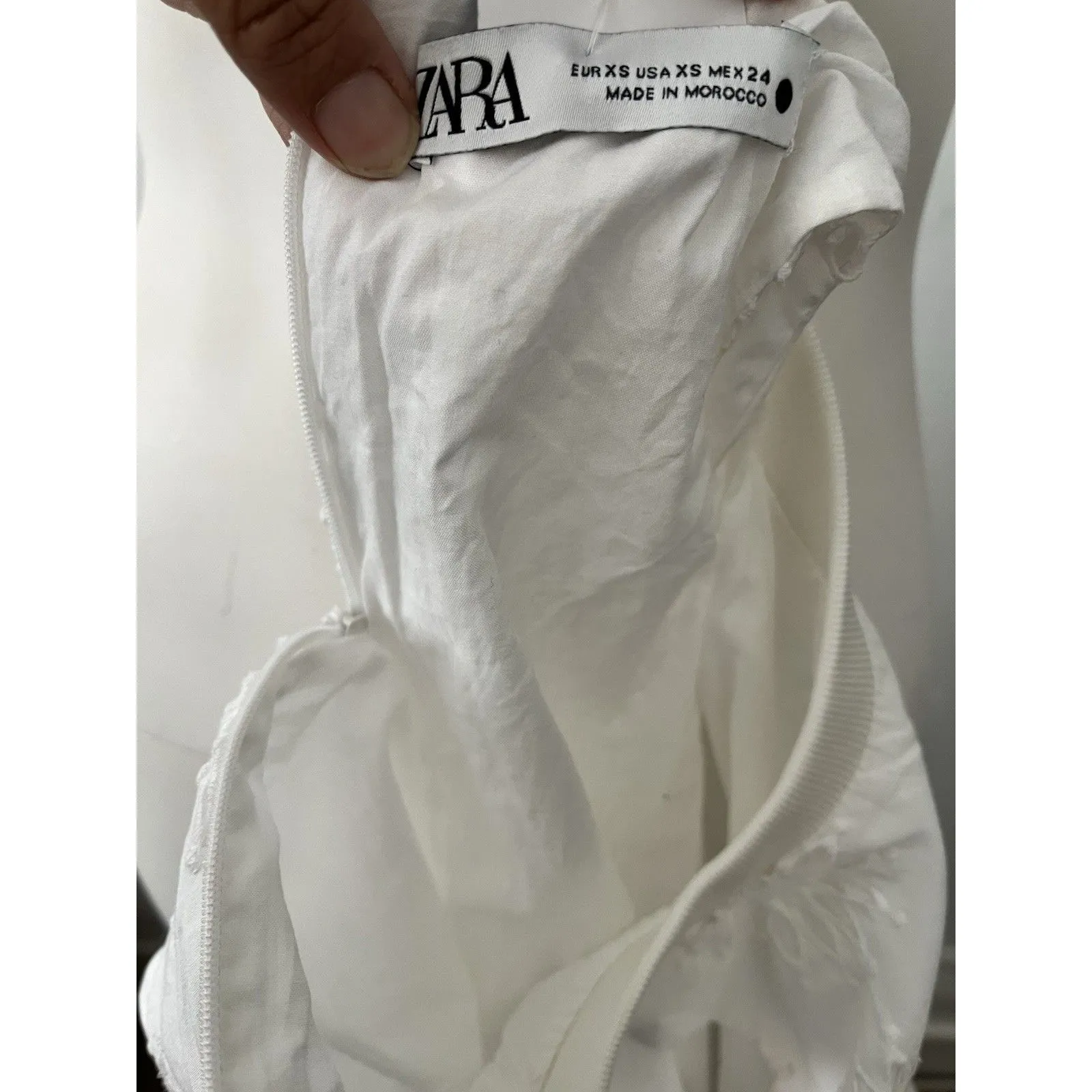 Zara Crop Top XS White Eyelet Lace Floral Sleeveless Boho Summer Coastal Beach - Image 3