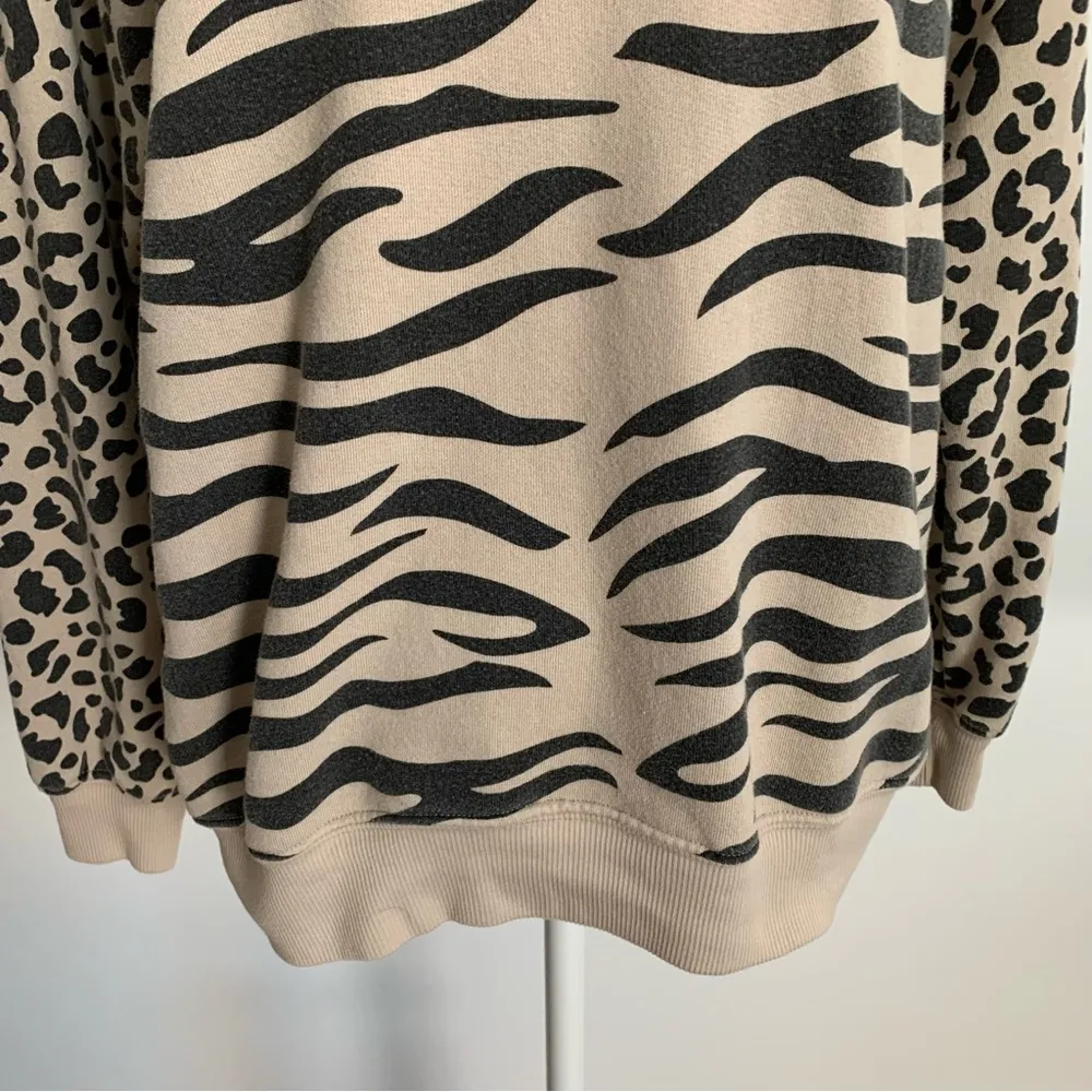 Wildfox Easy Tiger Sommers Sweatshirt Size XS - Image 4