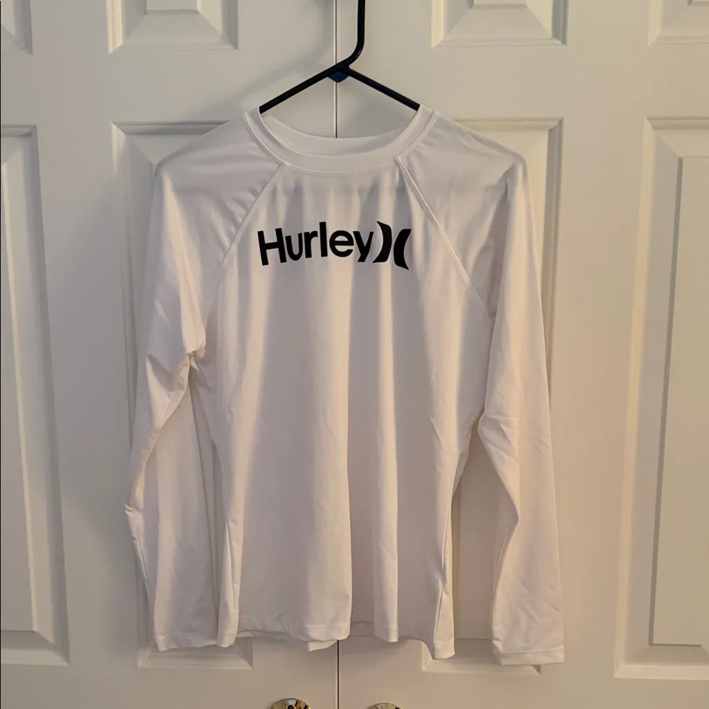 NWOT HURLEY RASH GUARD - Image 3