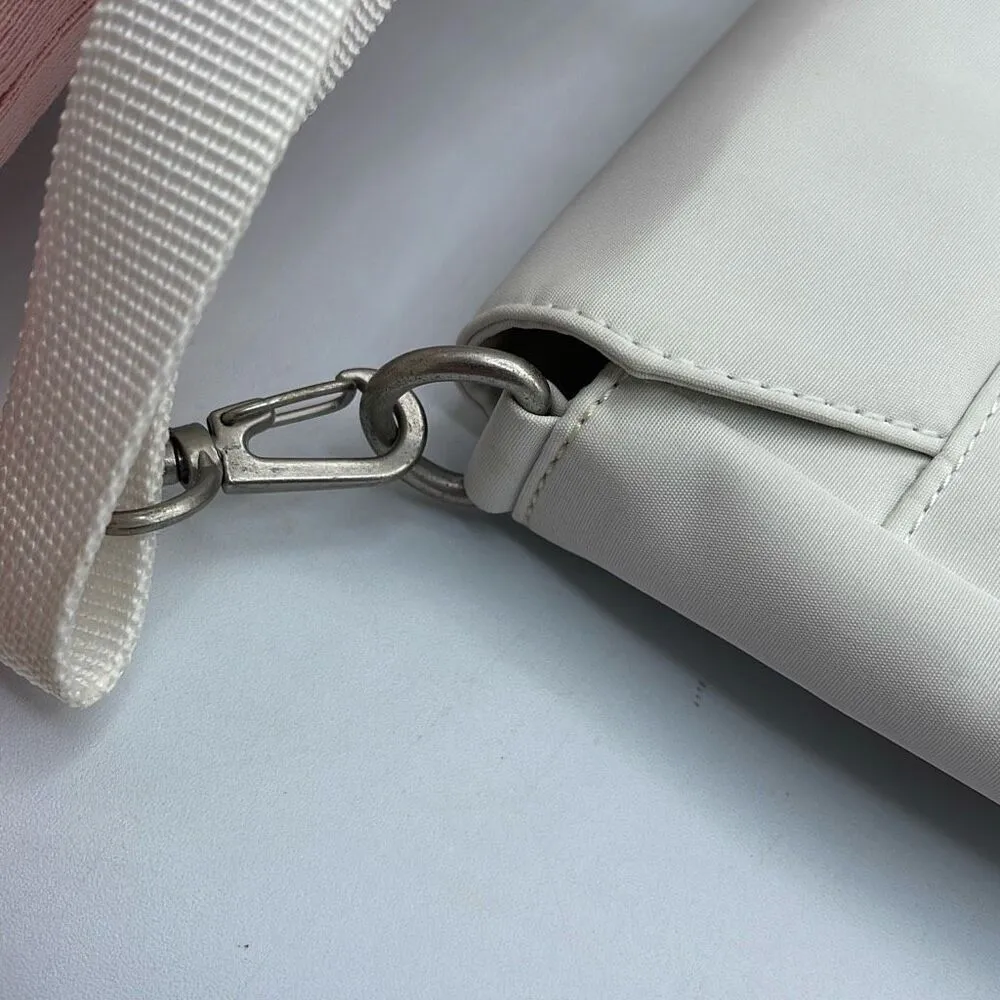 Vintage Travelon travel crossbody duos. - Image 10