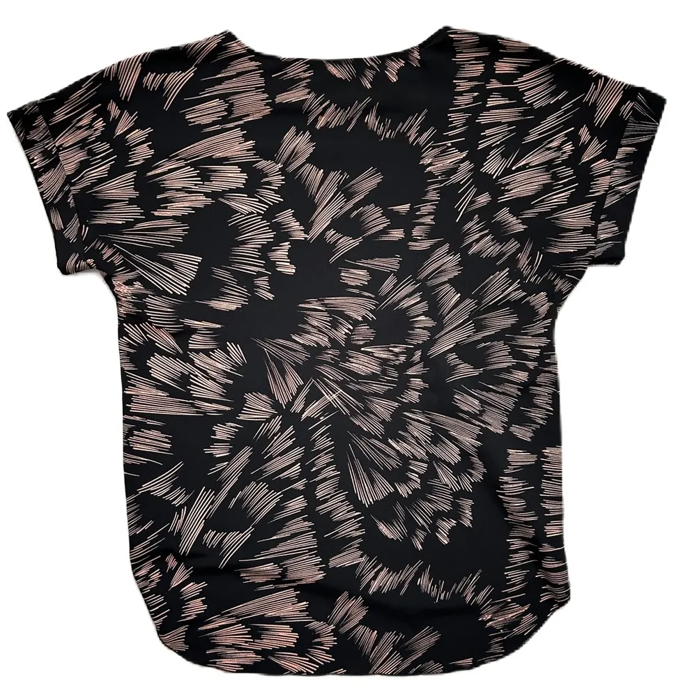 CAbi Women's Black Pink‎ Round Neck Line Drawing Tate Top Medium #3433 - Image 2