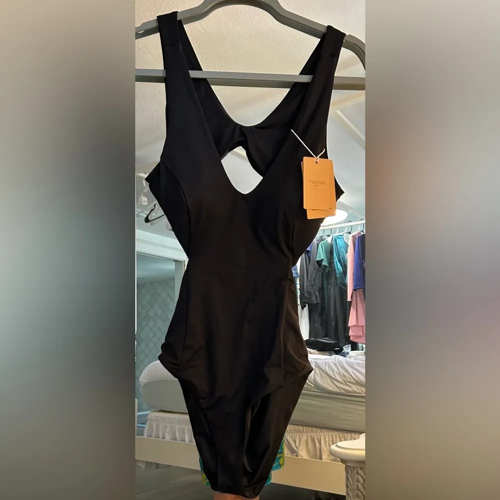 NEW Yukari Willow 1 Pc Swimsuit Cut Out Monokini Swimwear L Black - Image 8