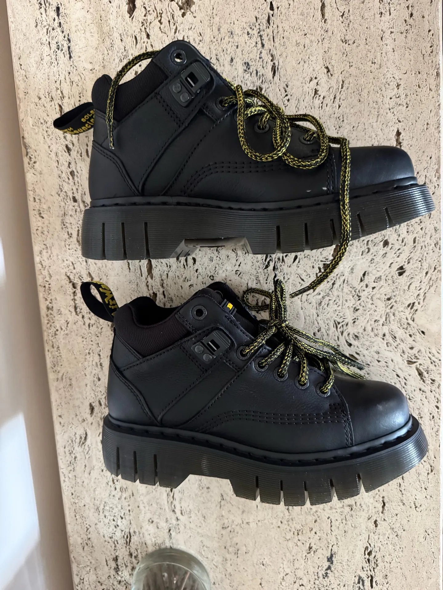 Dr. Martens WOODARD GRIZZLY LEATHER LOW CASUAL BOOTS. Unisex M8/W9. MSRP $160  - Image 15