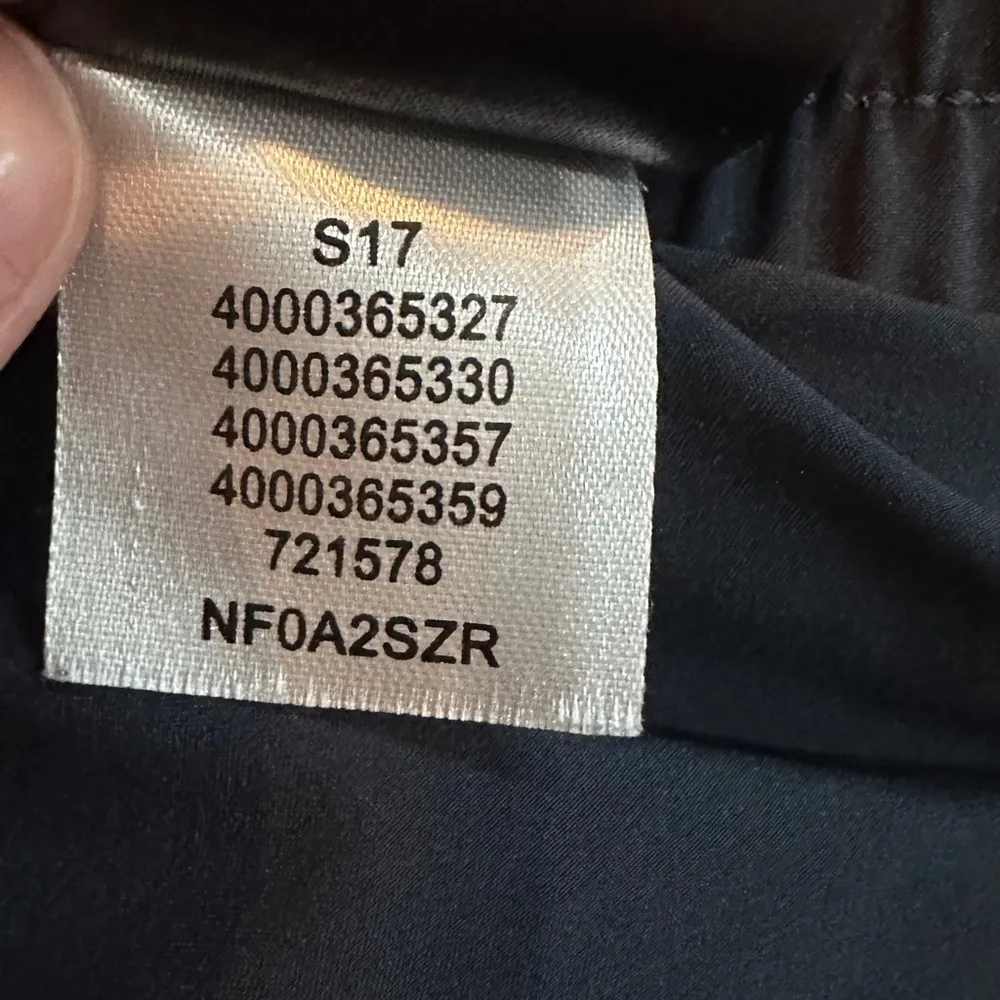 The North Face women’s cropped jogger pant blue size 6 - Image 5