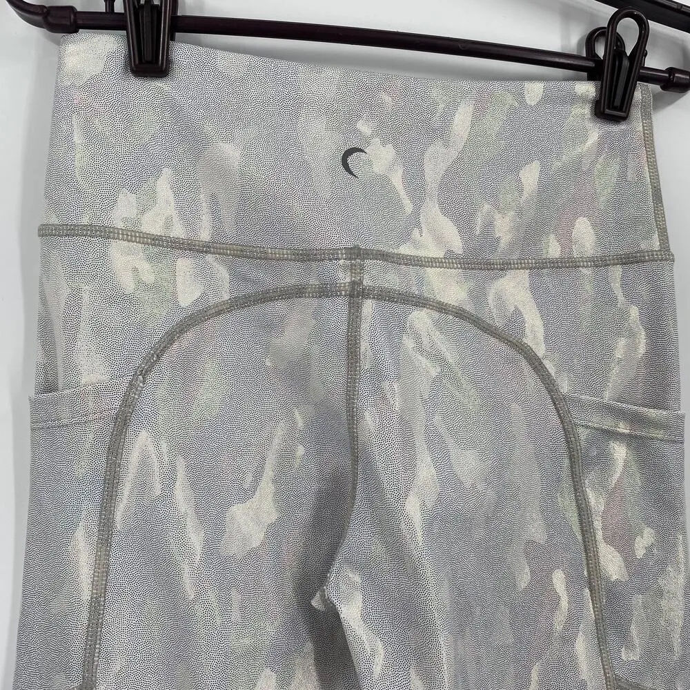 Zyia Silver Foil Camo Metallic Crop Light N Tight Leggings Size 4 - Image 5