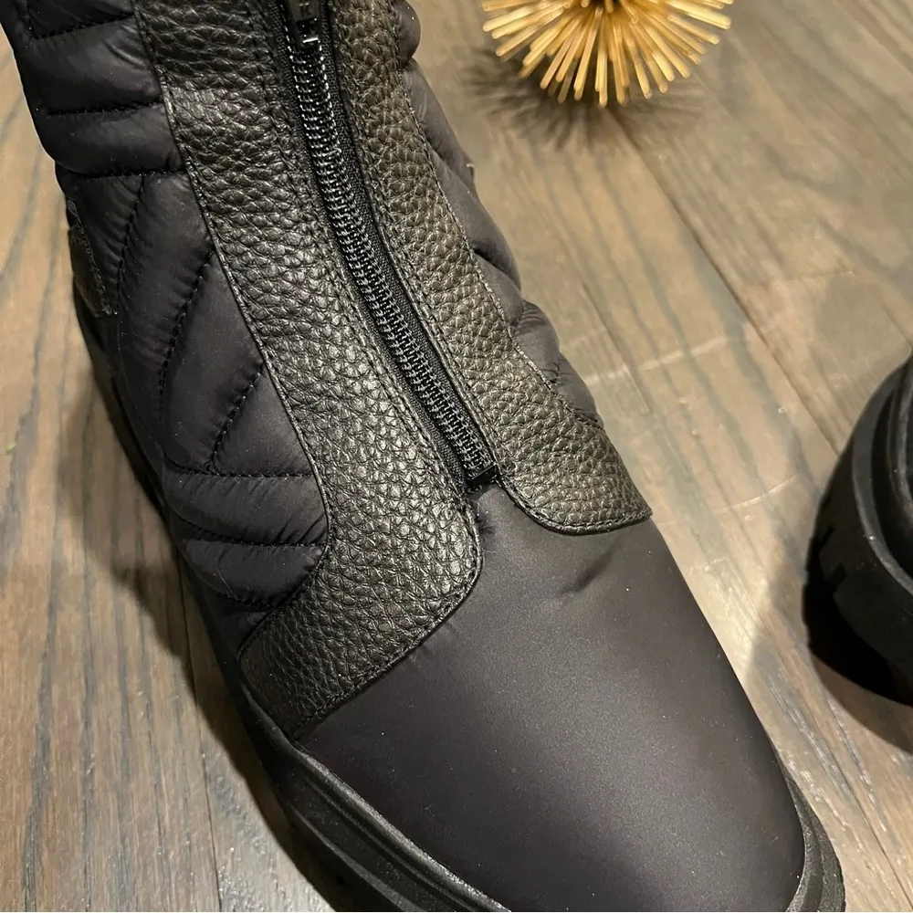 Vionic Women's Aspen "Janara" Buckle/ Strap Ankle Boots Size 9.5 Black Lug Sole - Image 9