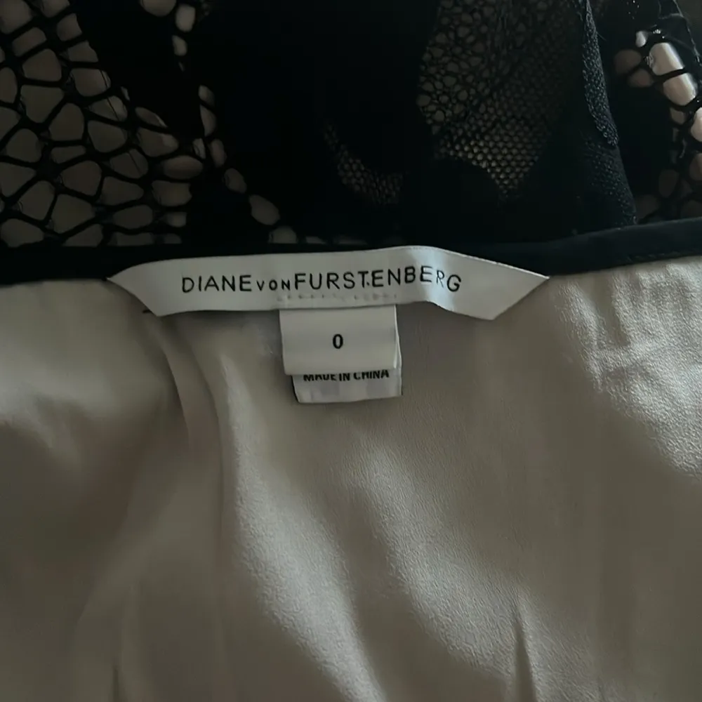 Diane von Furstenberg Shany Lace Jumpsuit, Nougat/Black Size 0 EXCELLENT! $459 - Image 6