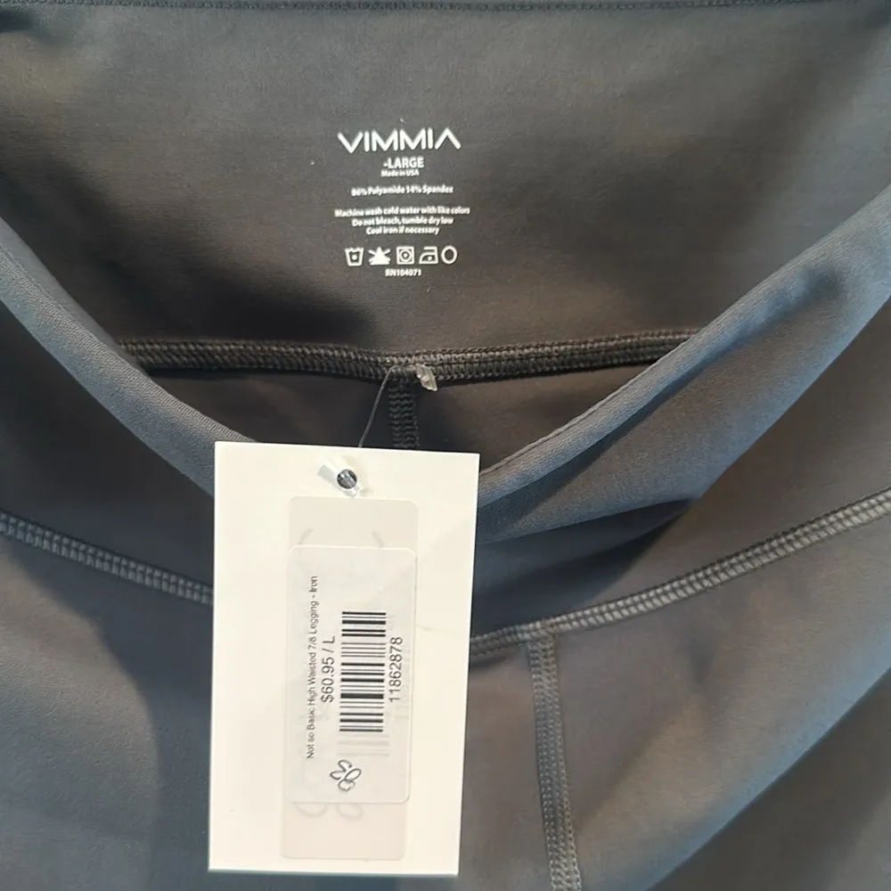 Vimmia Large Iron Not So Basic High-Waisted 7/8 Compression Legging - Image 3