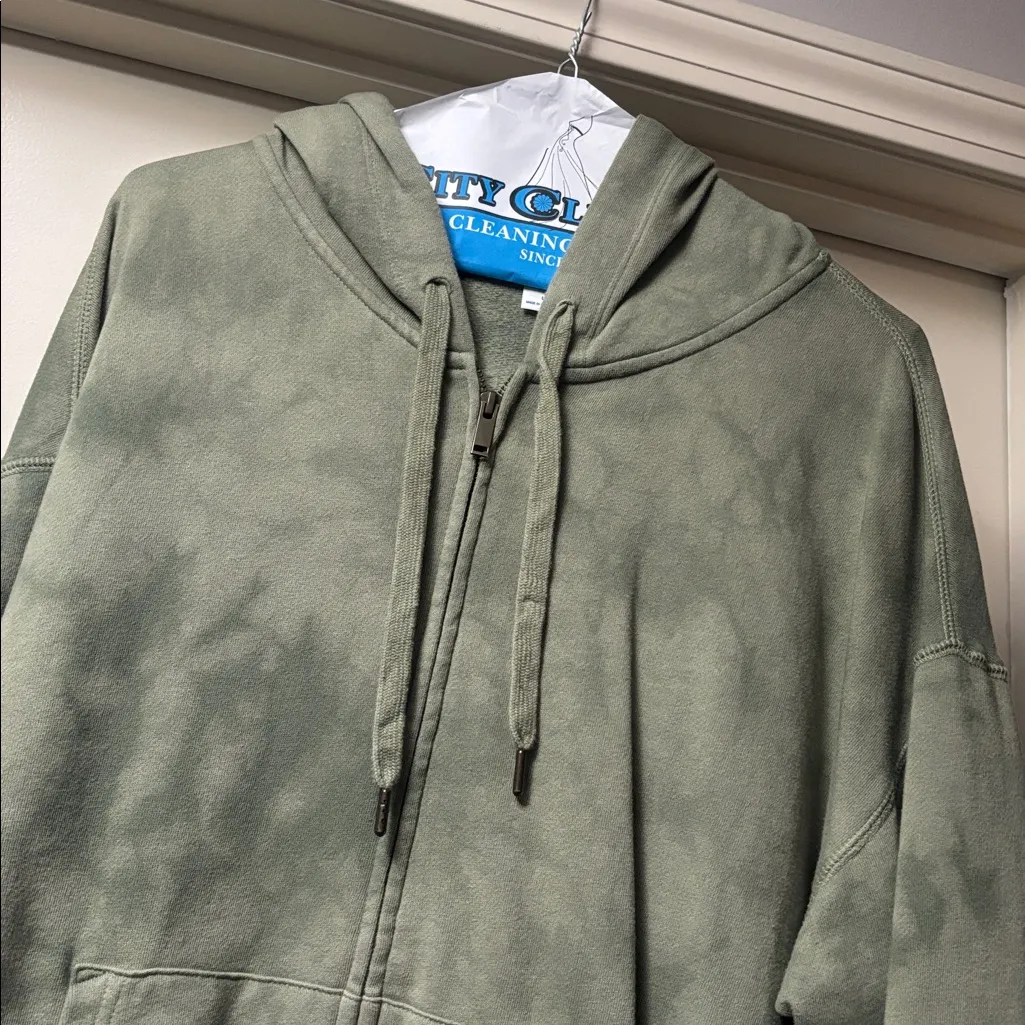 Old navy green tie dye zip up hoodie - Image 3