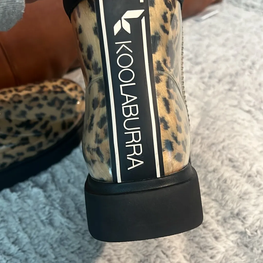 KOOLABURRA by UGG Women’s size 7 NWT Winter waterproof boots lined in Sherpa - Image 2