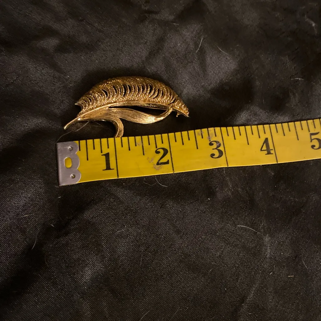 Gold Horse and Feather Brooch Set - Image 6