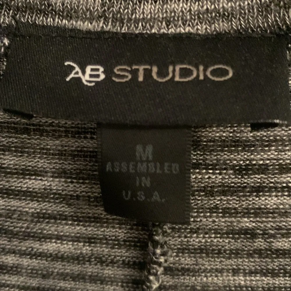 AB Studio 👻👻👻3 for 12👻👻👻 Loose Fitting Top - Image 4