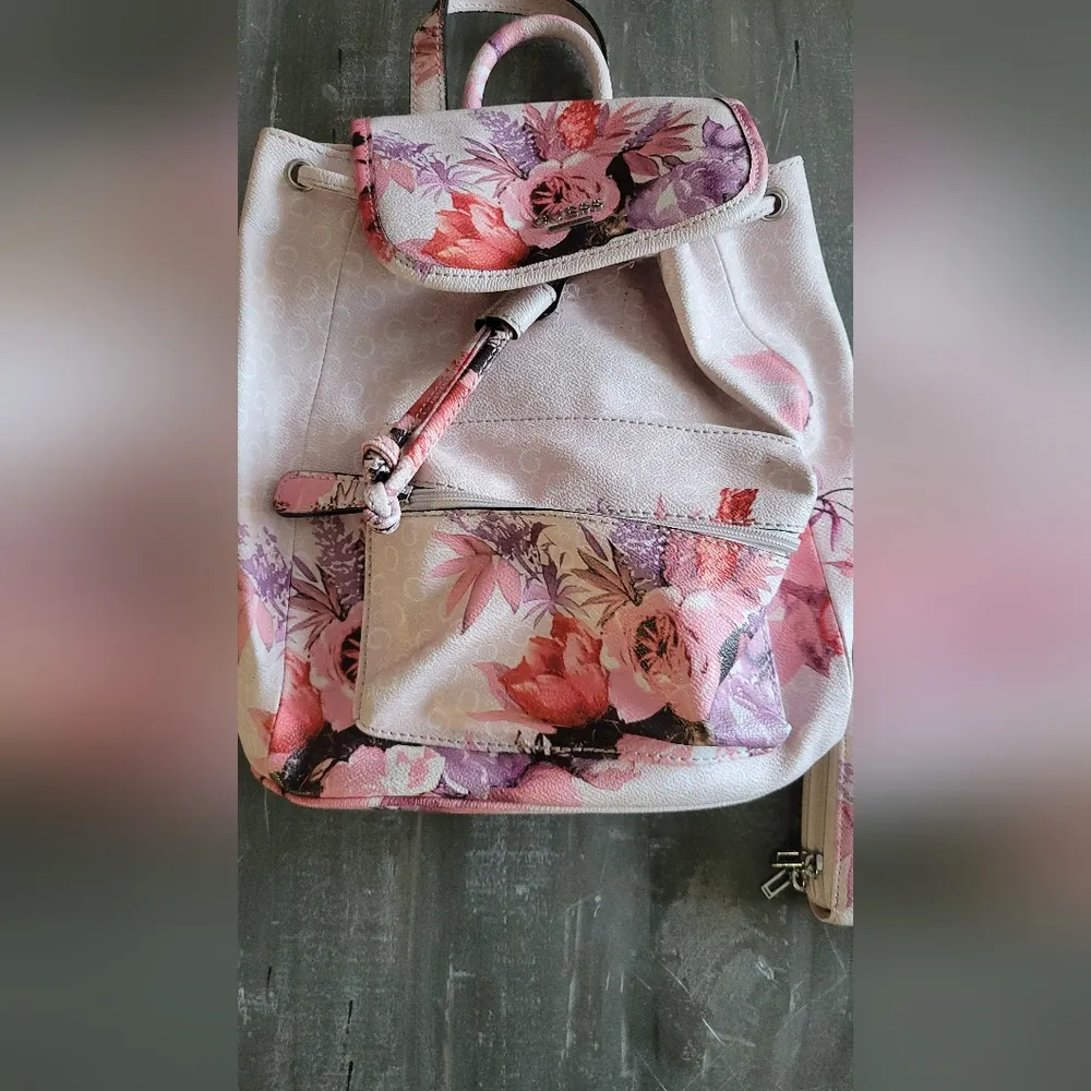 Guess Vintage  Backpack and Matching Wallet - Image 9