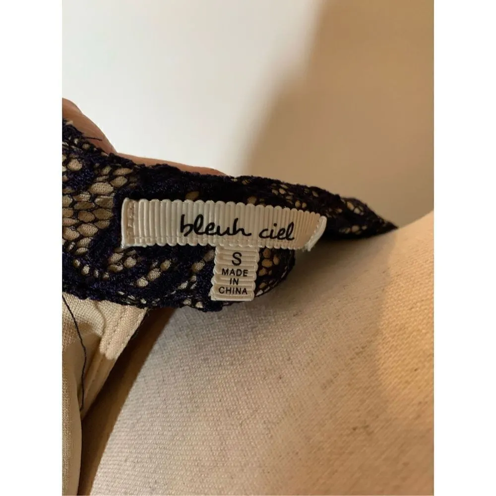 Blue lace dress size small form fitting - Image 4