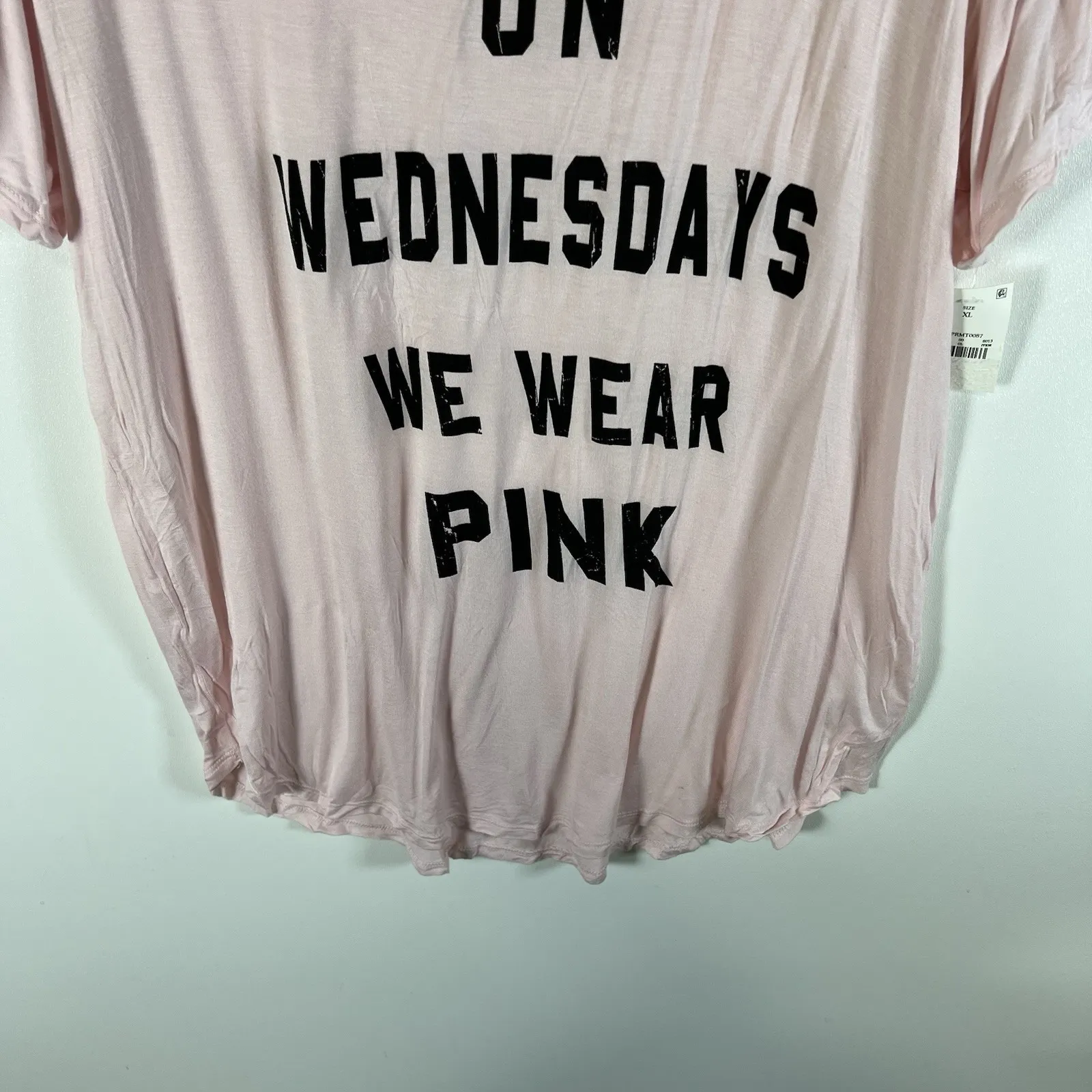 On Wednesdays We Wear Pink Mean Girls Movie Women's T-Shirt Size‎ XL NWT - Image 3