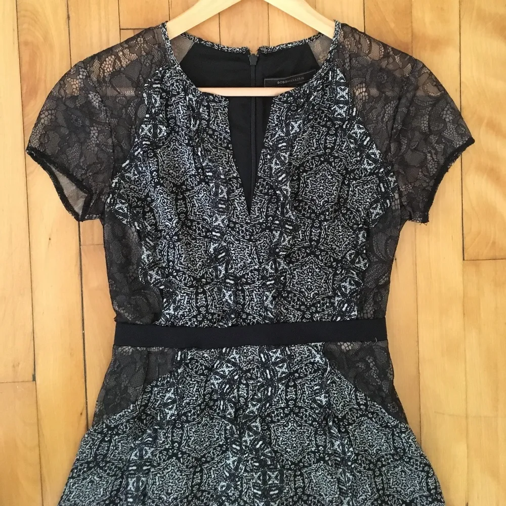 BCBGMaxAzria Stephanie Lace Printed Dress in Blue, Grey, Black Size 0 - Image 2