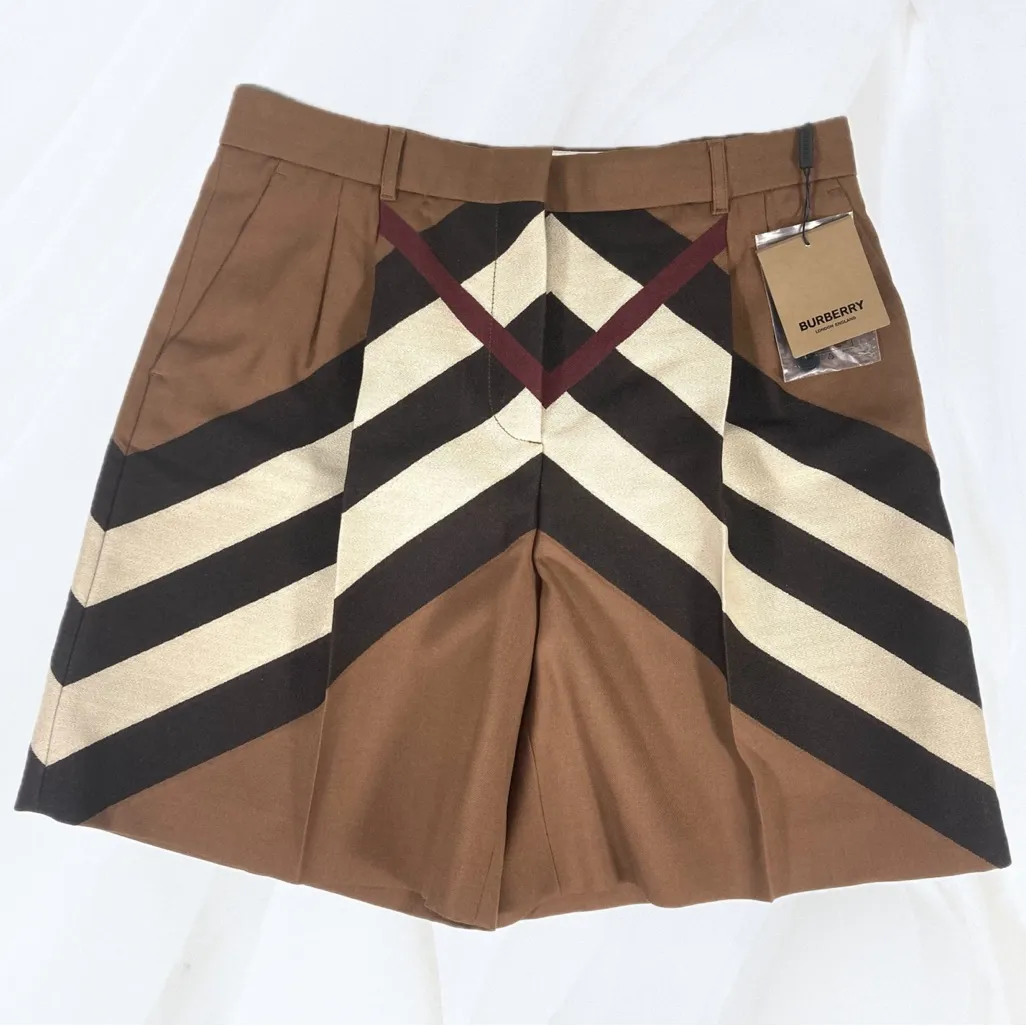 Burberry Rosalie Kissing Check Jacquard Wool Shorts 8 US 10 UK Chevron Check NEW - Image 8