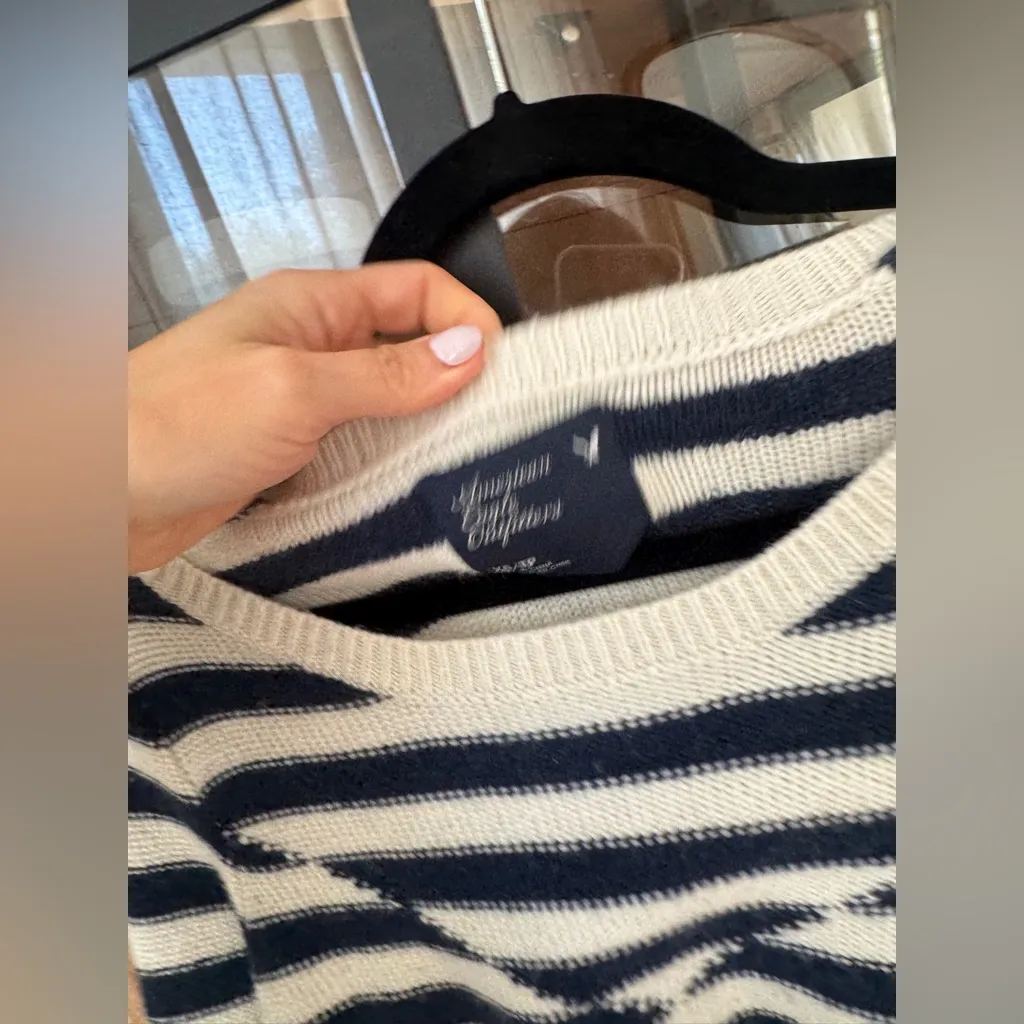 Vintage y2k American Eagle AE sweater navy striped wool v crew knit preppy 2010 - Image 4