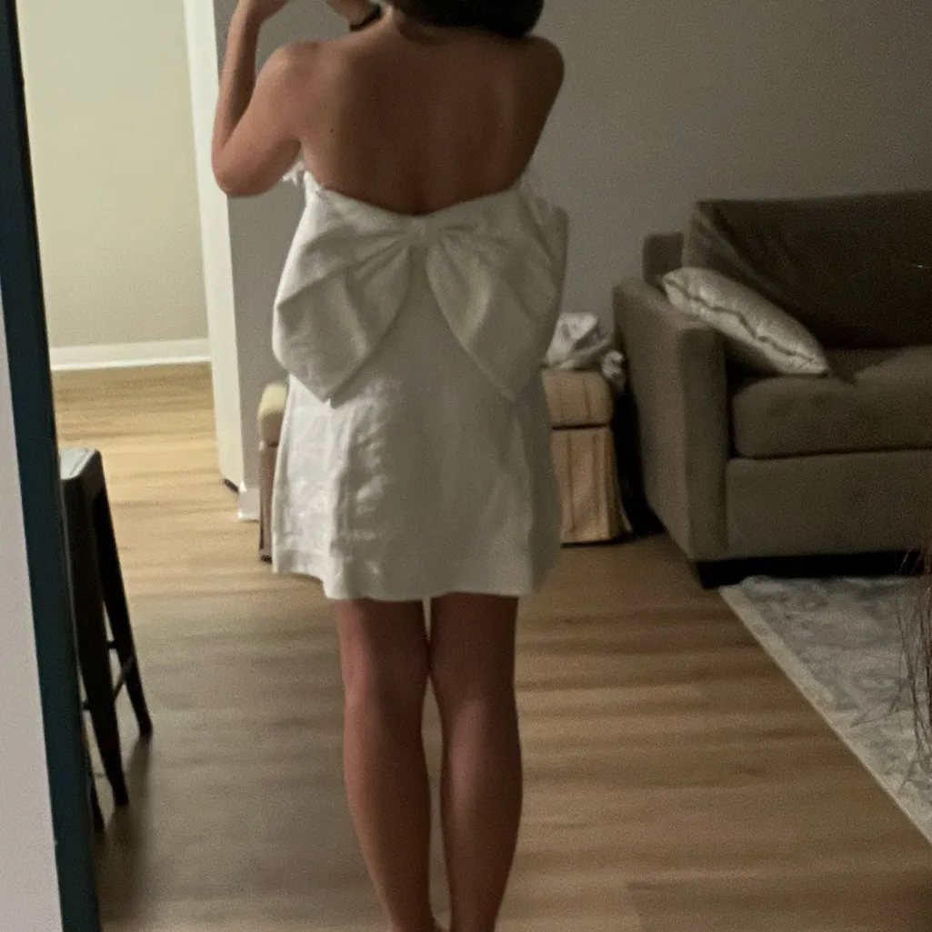 DISSH White Strapless Dress Size 6 - Image 2