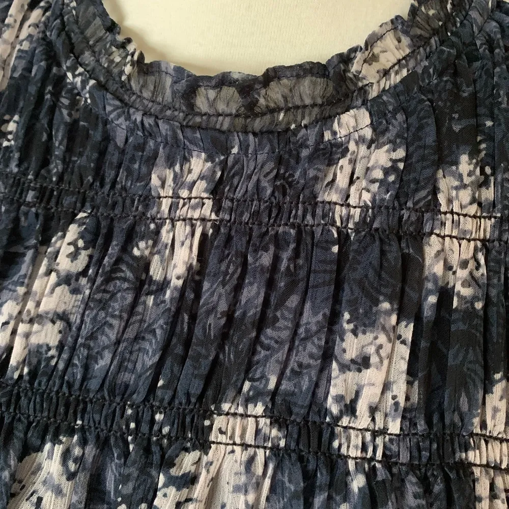 Joie Floral Semi Sheer Smocked Midi Dress Size Medium Navy - Image 5