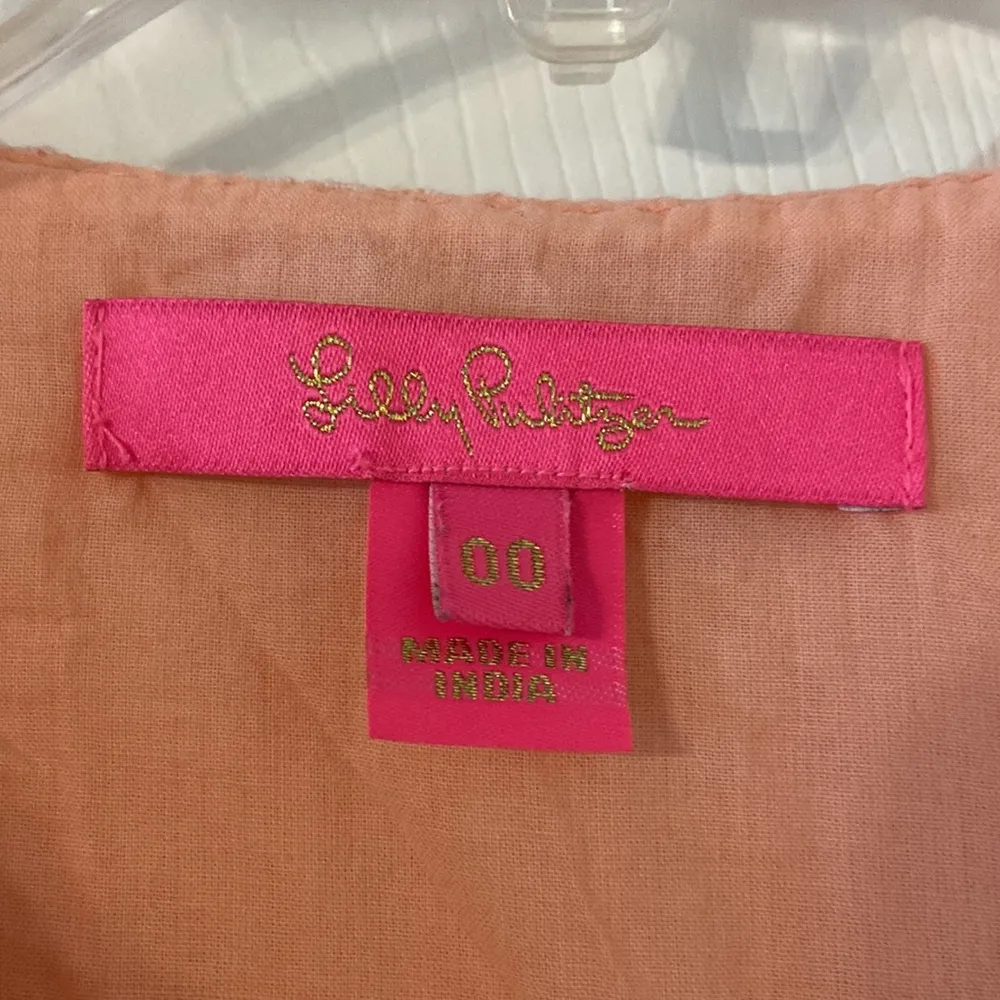 Lilly Pulitzer Shirt size 00 excellent condition length 24” bust 28” - Image 2