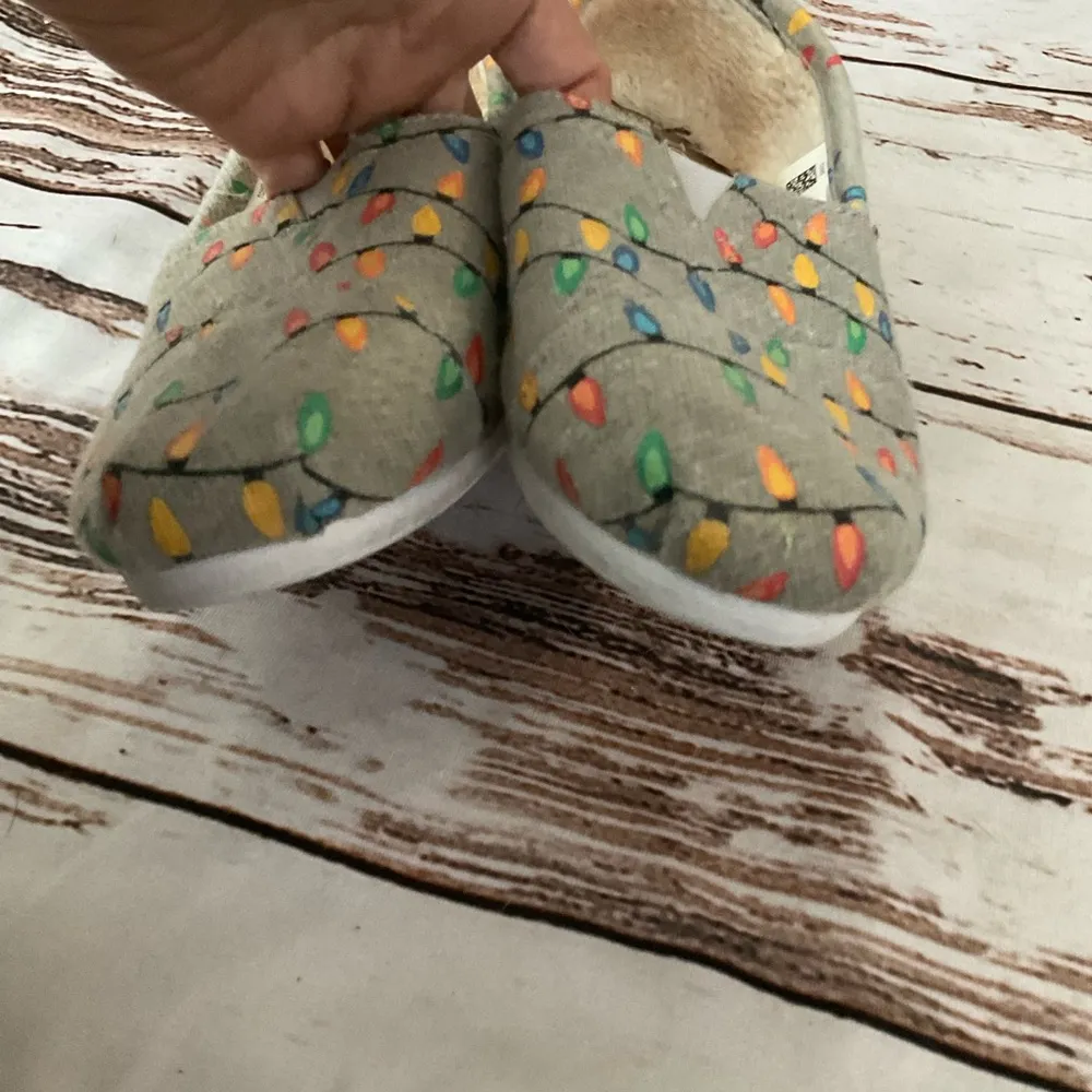 TOMS COLORED LIGHTS FUR LINING. CLASSIC COMFORT SLIPPERS - Image 8