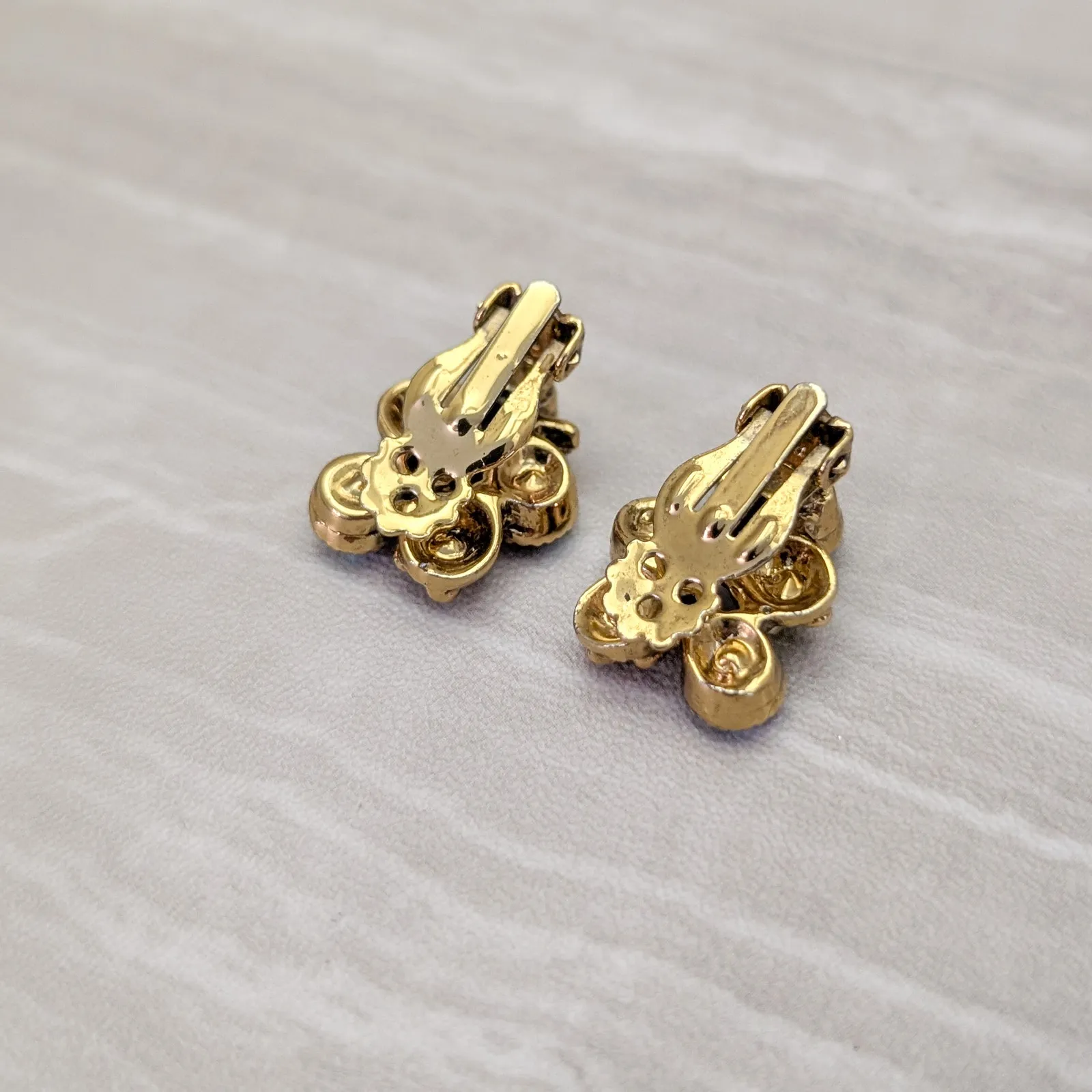 Vintage Clip On Earrings Gold Tone & Blue Aurora Borealis Gems Statement - Image 4