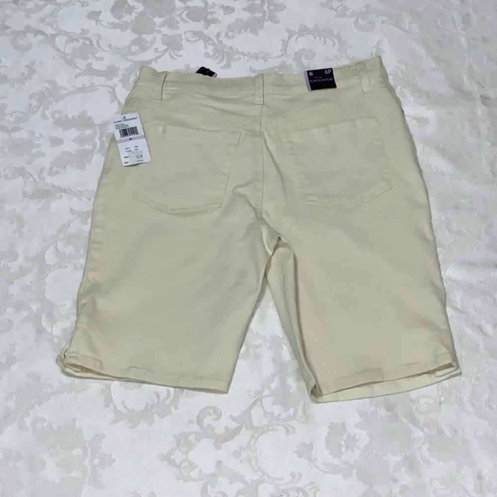 Gloria Vanderbilt Amanda Light Yellow Bermuda Shorts Size 6P NWT - Image 2