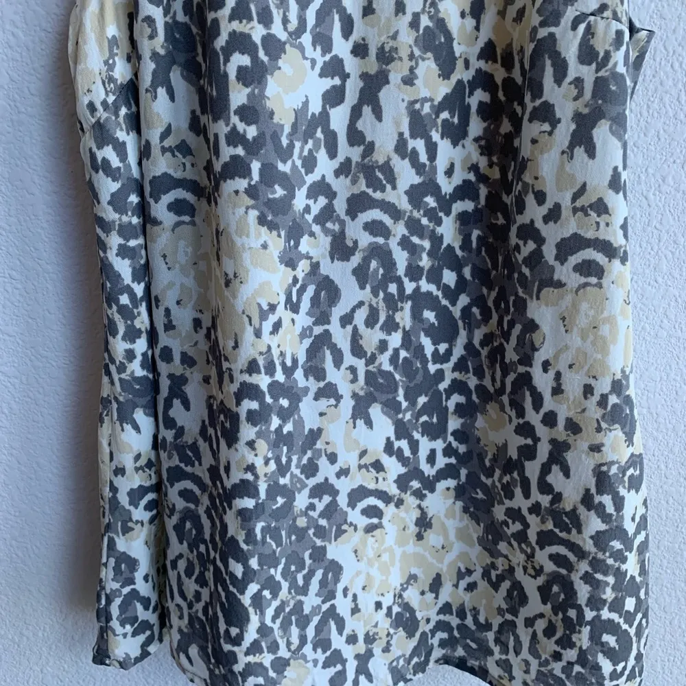 Joie Brighton Top Animal Print Silk Trendy Feminine Contemporary XS - Image 8