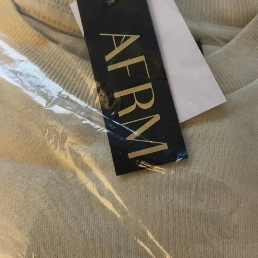 AFRM CROP SWEATSHIRT Size XL - Image 3