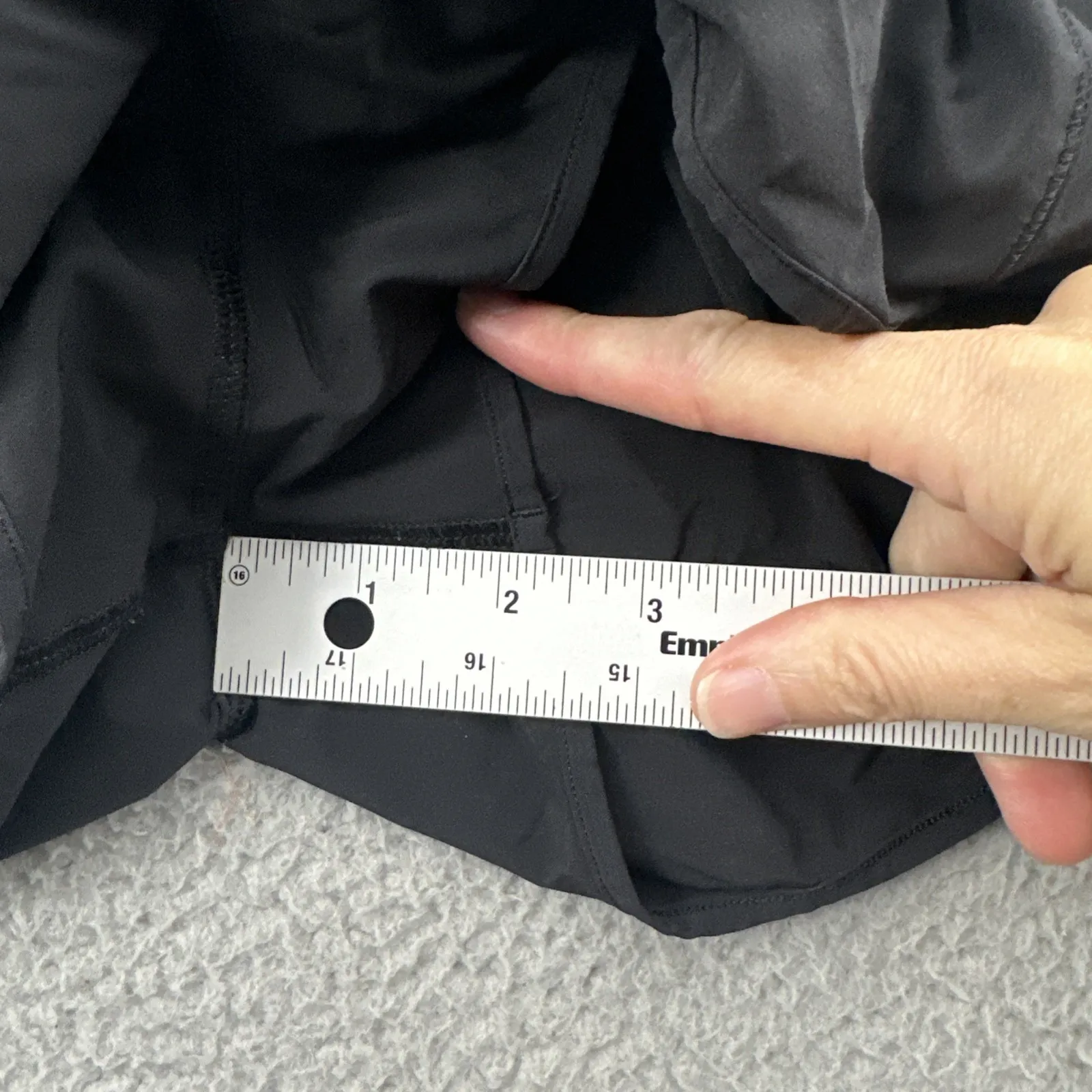 Lululemon Hotty Hot Shorts Low Rise 2.5" Black Athletic Athleisure Gym Women 8 - Image 9