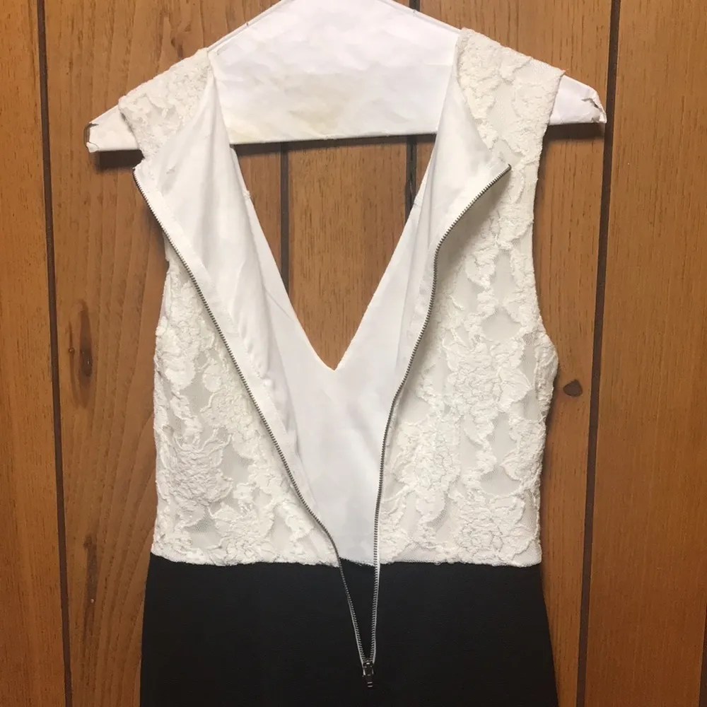 Lace plunge neck colorblock romper White - Image 4