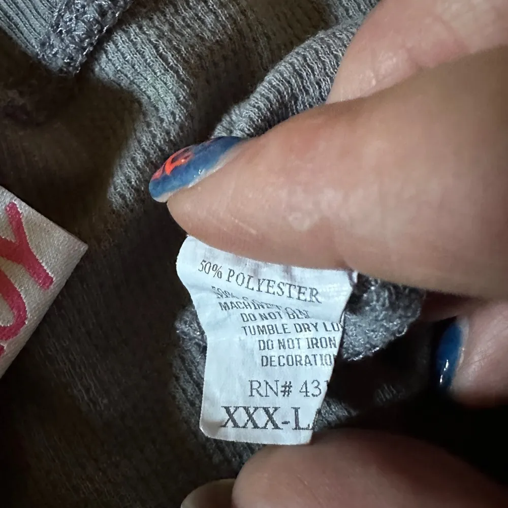Heartbreak 💔 Y2K thermal in xxxl. From Alloy Gray Size undefined - Image 4