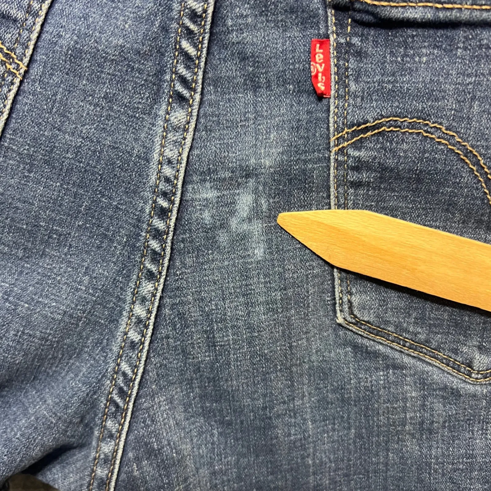 Levis 711 Cutoff Denim Shorts Distressed Frayed‎ Hem Blue Wash Size 33 - Image 8