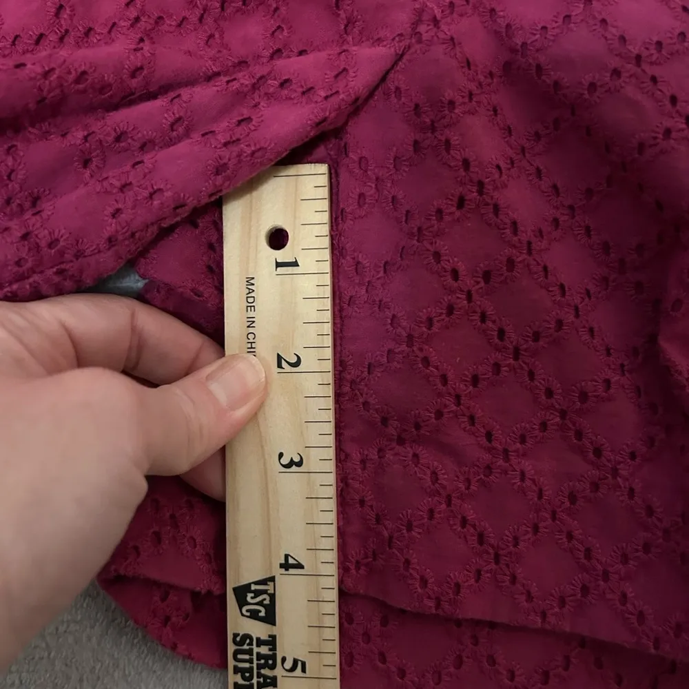 Banana Republic Red Bermudas with Textured Design - Image 5