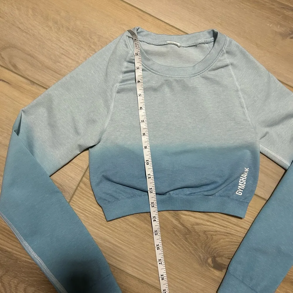 Gymshark Women Adapt Blue Gradient Ombre Long Sleeve Crop Workout Top S/M - Image 5