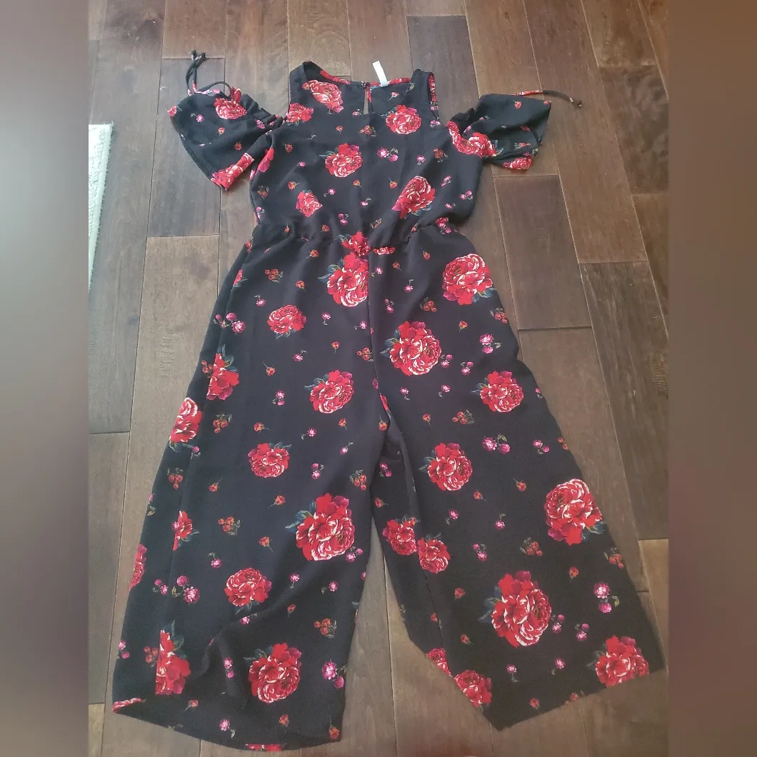 Floral Cold Shoulder Jumpsuit  - Black and Red Roses Size Xs But Fits Larger - Image 3