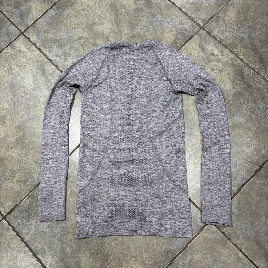Lululemon Swiftly Tech Shirt Women Sz 4 Long Sleeve Gray Top Run Yoga Workout - Image 3
