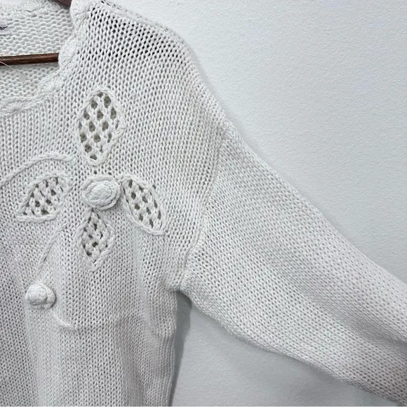 Vintage Cottagecore Crochet Sweater Loose Knit Rose Applique Floral Grannycore White Size L - Image 6