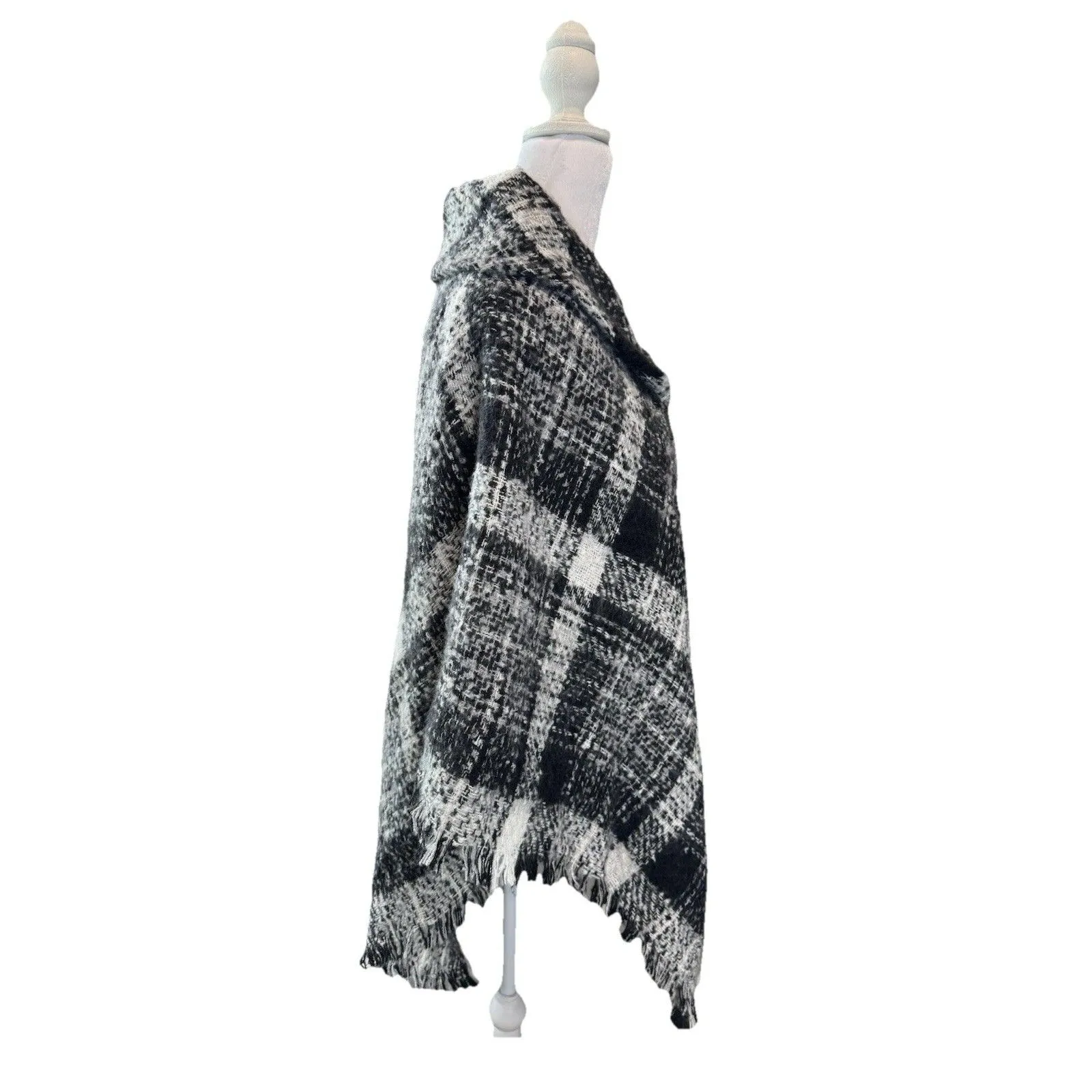 Women's Sonoma Goods For Life Poncho Black Boucle Colorado Plaid Toggle Shawl - Image 7