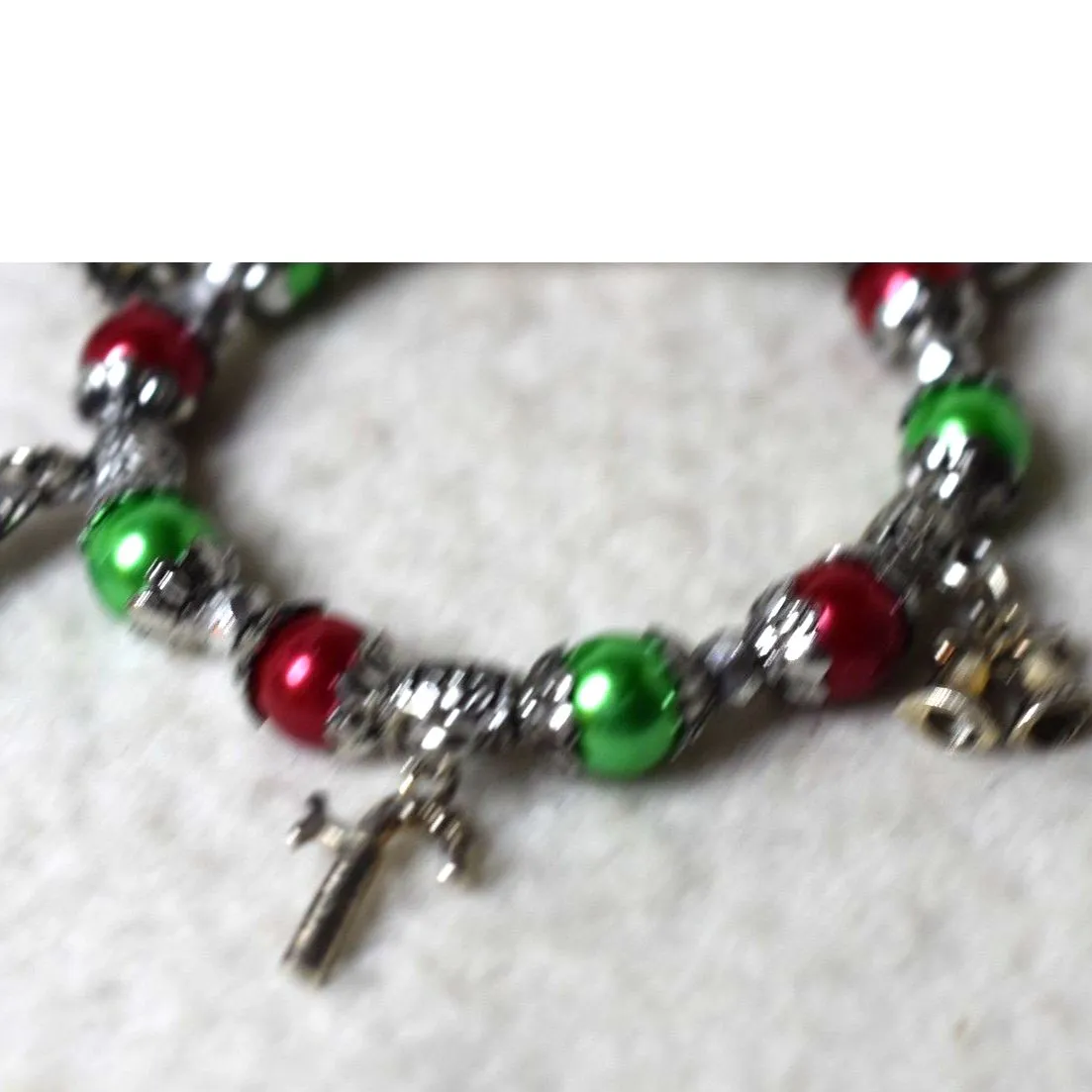 Source Unknown Holly Jolly Holiday Red Hook Earrings Heavy Silver Tone Beaded Stretch Bracelet - Image 3